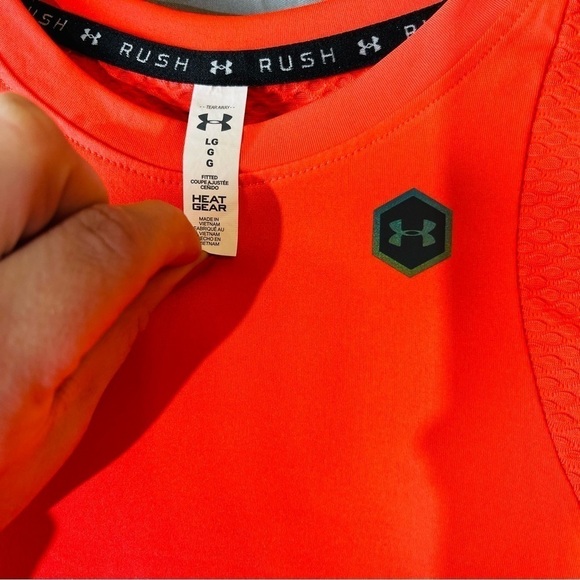 Under Armour Rush Athletic Tee - Picture 3 of 5